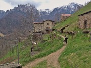 74 Rientrando dalla chiesertta al Cantello